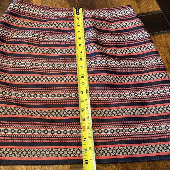 Gorgeous Loft patterned skirt Size 10 EUC - Picture 6 of 6